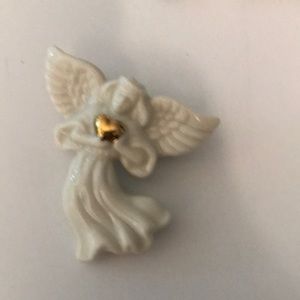 Lennox angel with harp broach